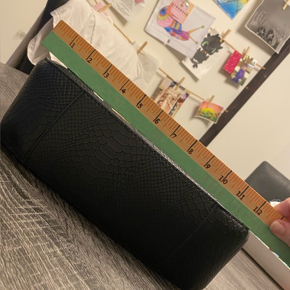 Jessica Simpson black faux snake skin gold studded shoulder bag purse tote EUC - Picture 14 of 16